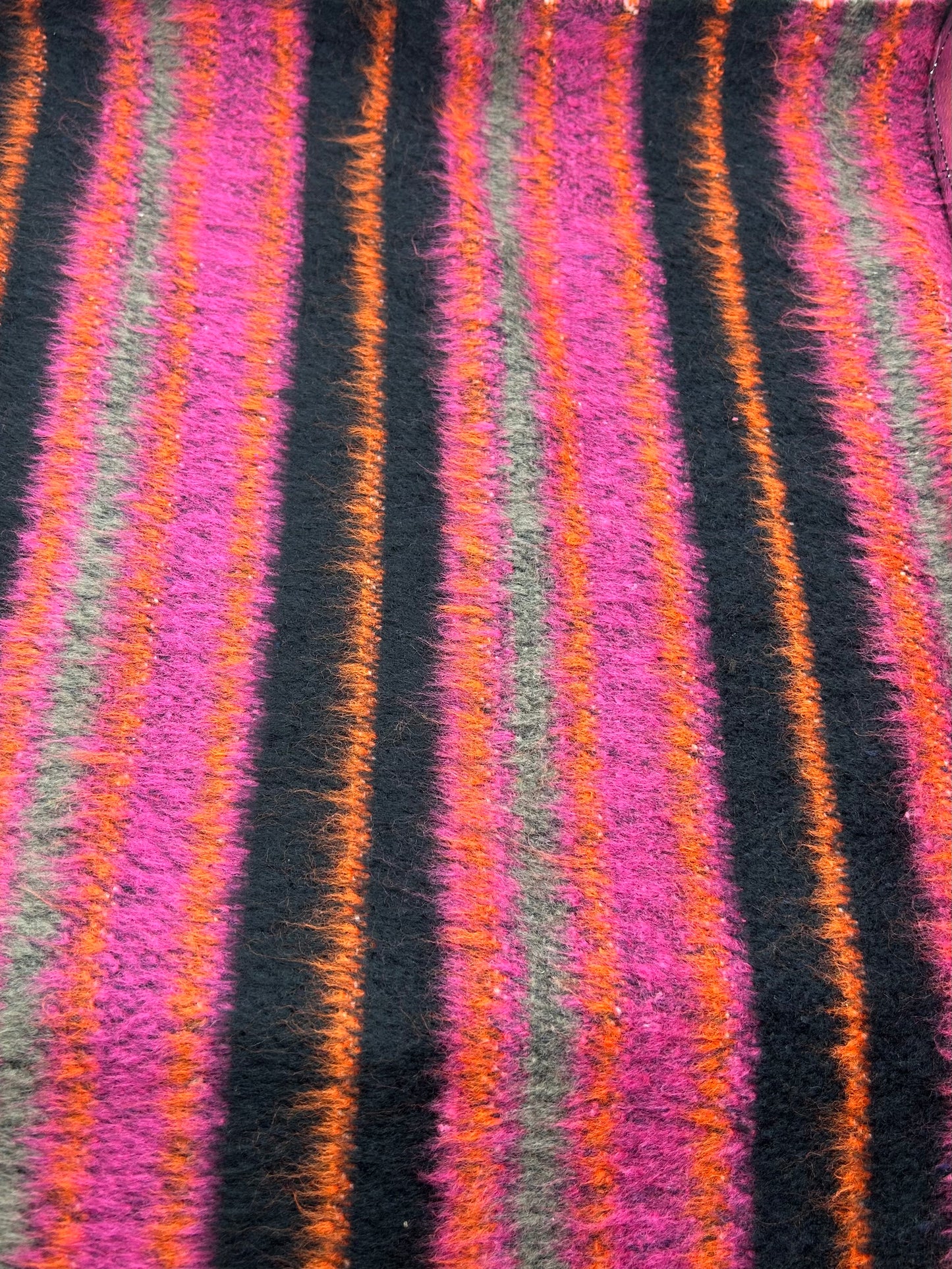 Su Fırçalı Buklet Kumaş - Pembe-Siyah