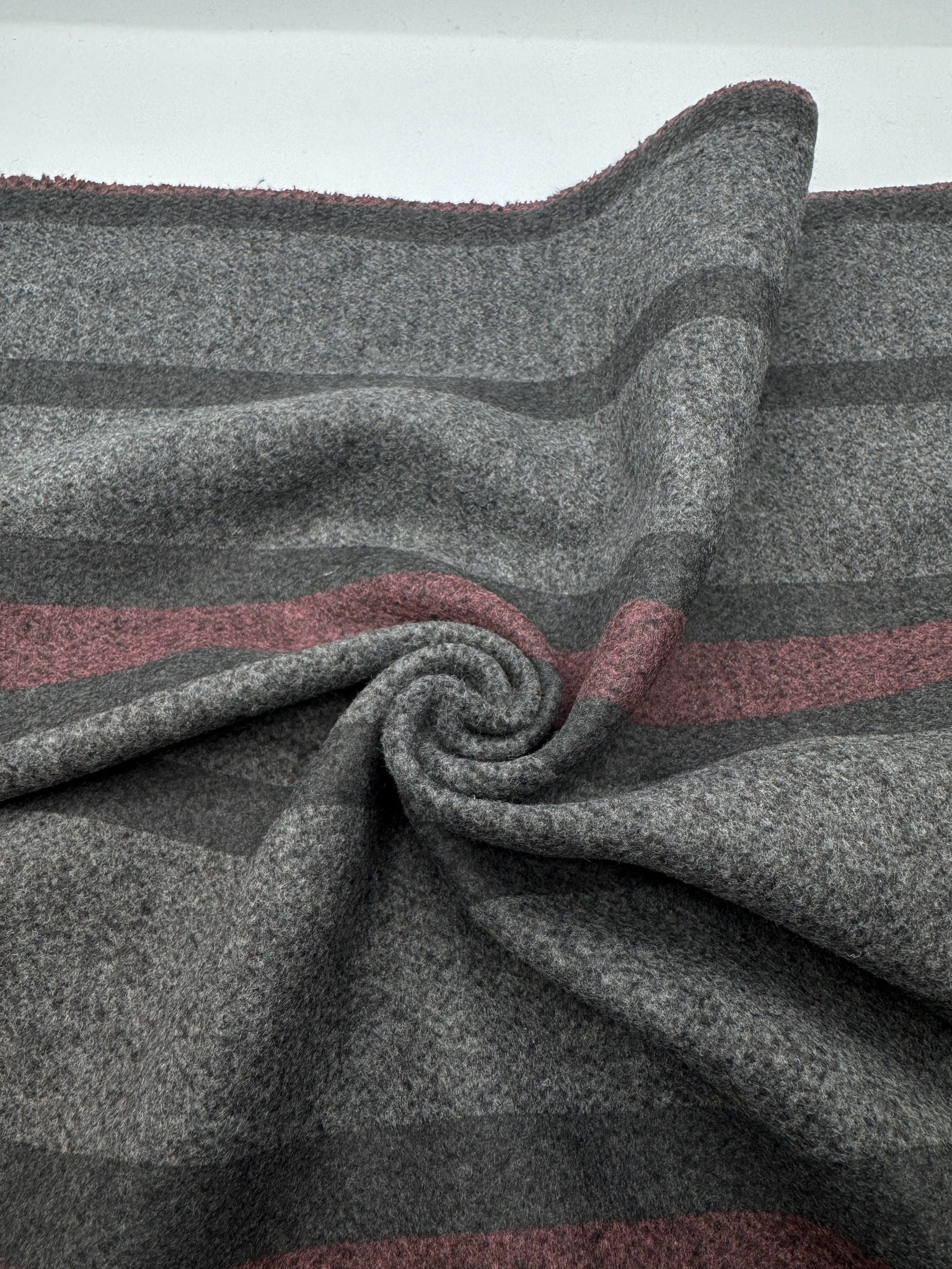 Premium Kalite Kaşe - Çizgili