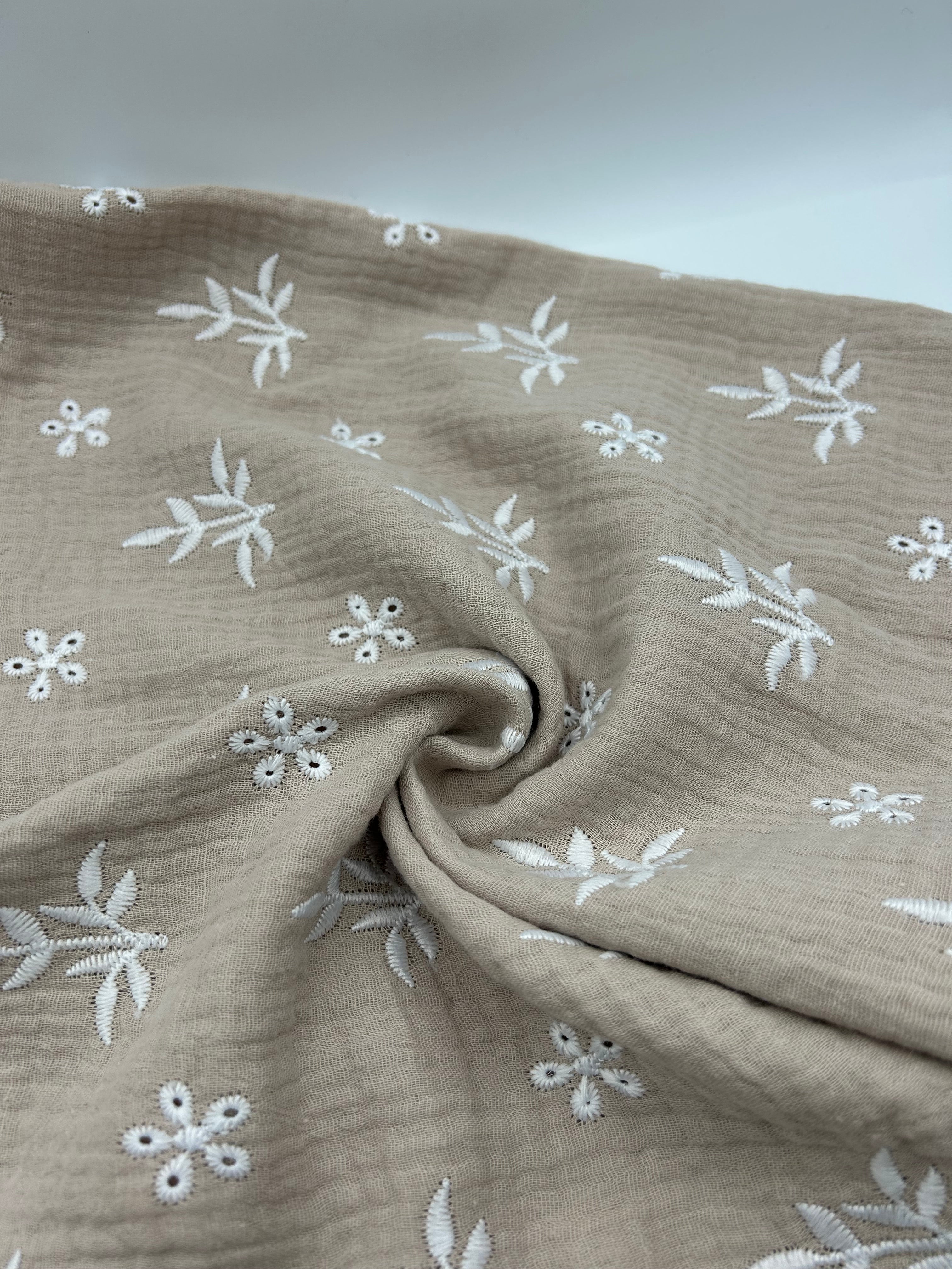 2 Kat Müslin Kumaş - Bej Nakışlı